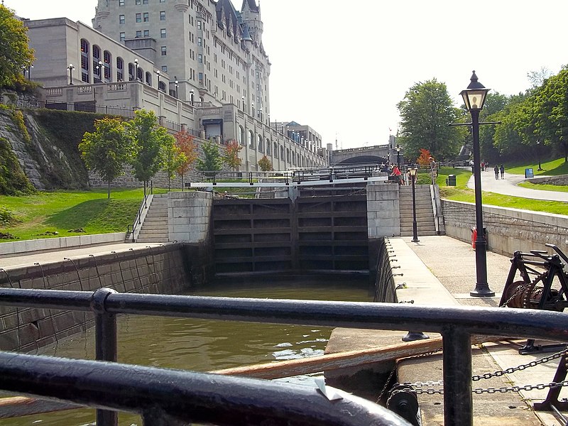 File:Rideau Canal Locks (7846646564).jpg