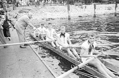 Ruderegatta der Jungruderer-Vierer mit Steuermann zur Kieler Woche 1957 (Kiel 78.270).jpg