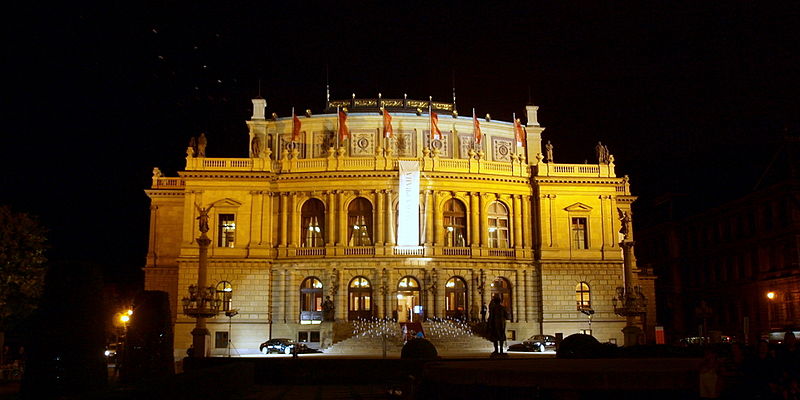 File:Rudolfinum v noci 4.JPG