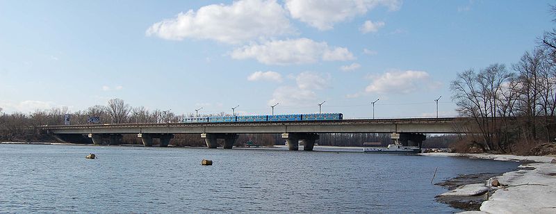 File:Rusanovskii Metromost Kiev 2010 01.jpg