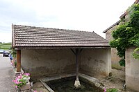 Lavoir dans le bourg.