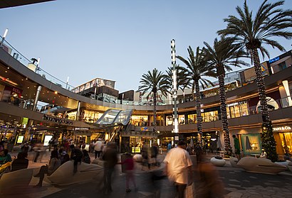 How to get to Santa Monica Place with public transit - About the place