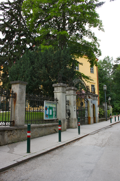 File:Schloss Rodaun Willergasse.png