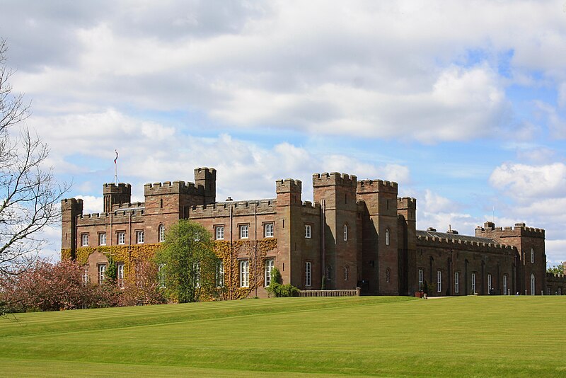 File:Scone Palace 2012-05-12.jpg