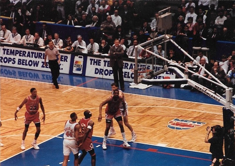 File:Scottie Pippen, Chicago Bulls at the Meadowlands Sports Complex, NJ, US.jpg