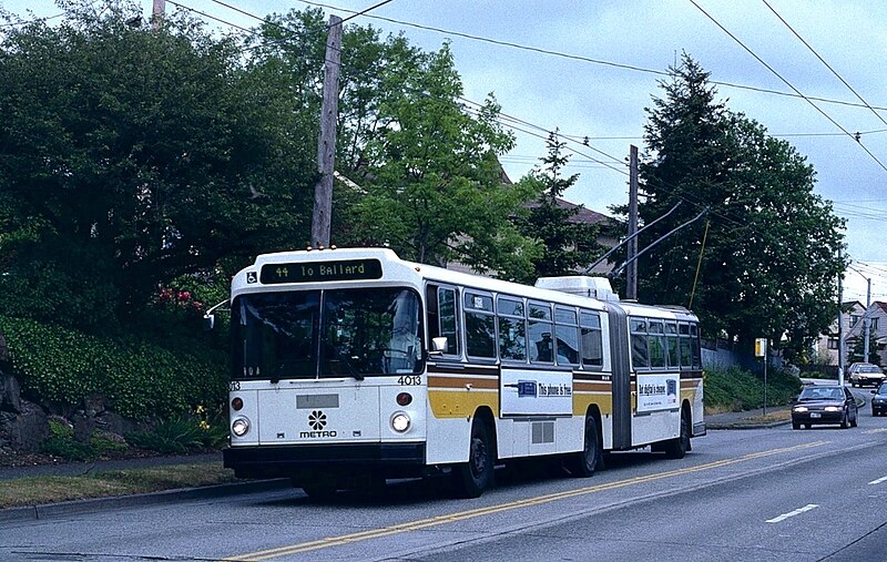 File:Seattle MAN articulated trolleybus on NW Market St in 1994.jpg