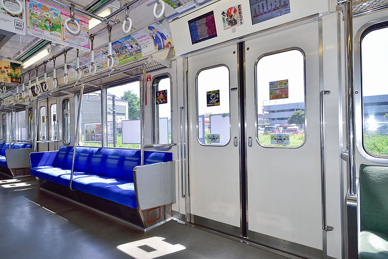 File:Seibu 6000 series interior 2n 20160505.jpg