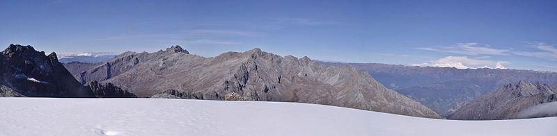 File:Sierra Nevada vista desde el Pico Humbold.jpg