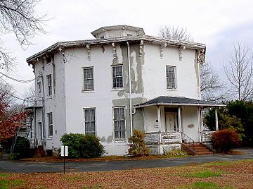 The southern house SouthOctagonHousePortlandCT.jpg