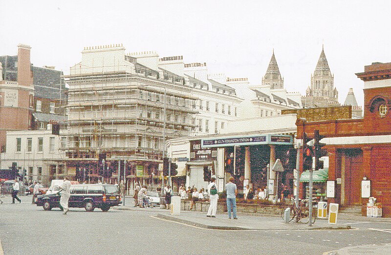 File:South Kensington Underground Station geograph-4010053-by-Ben-Brooksbank.jpg