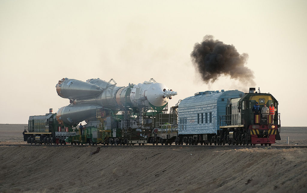 1024px-Soyuz_TMA-16_launch_vehicle_being_transported_to_pad.jpg