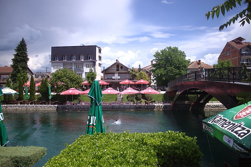 File:Struga, restaurace.jpg