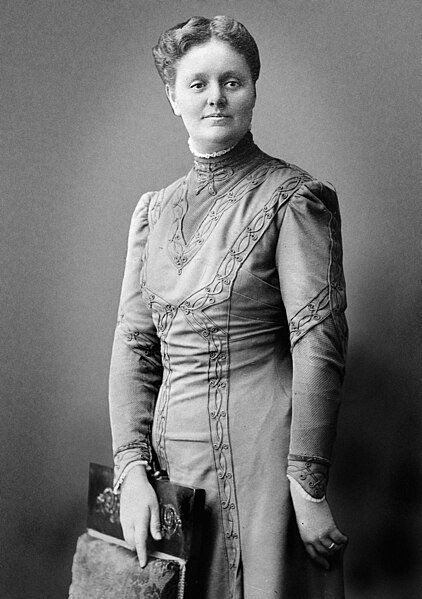 File:Susan Walker Fitzgerald (ca 1913).jpg