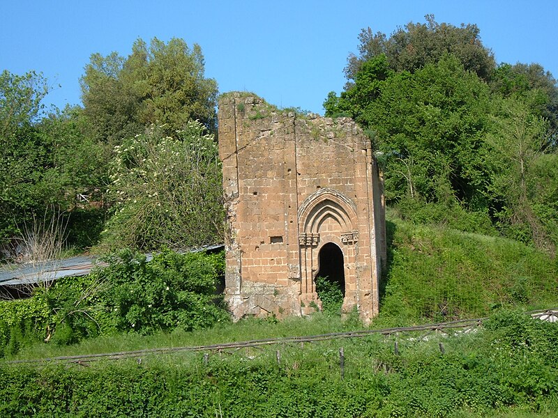 800px-Sutri_-_Torre_degli_Arraggiati_2