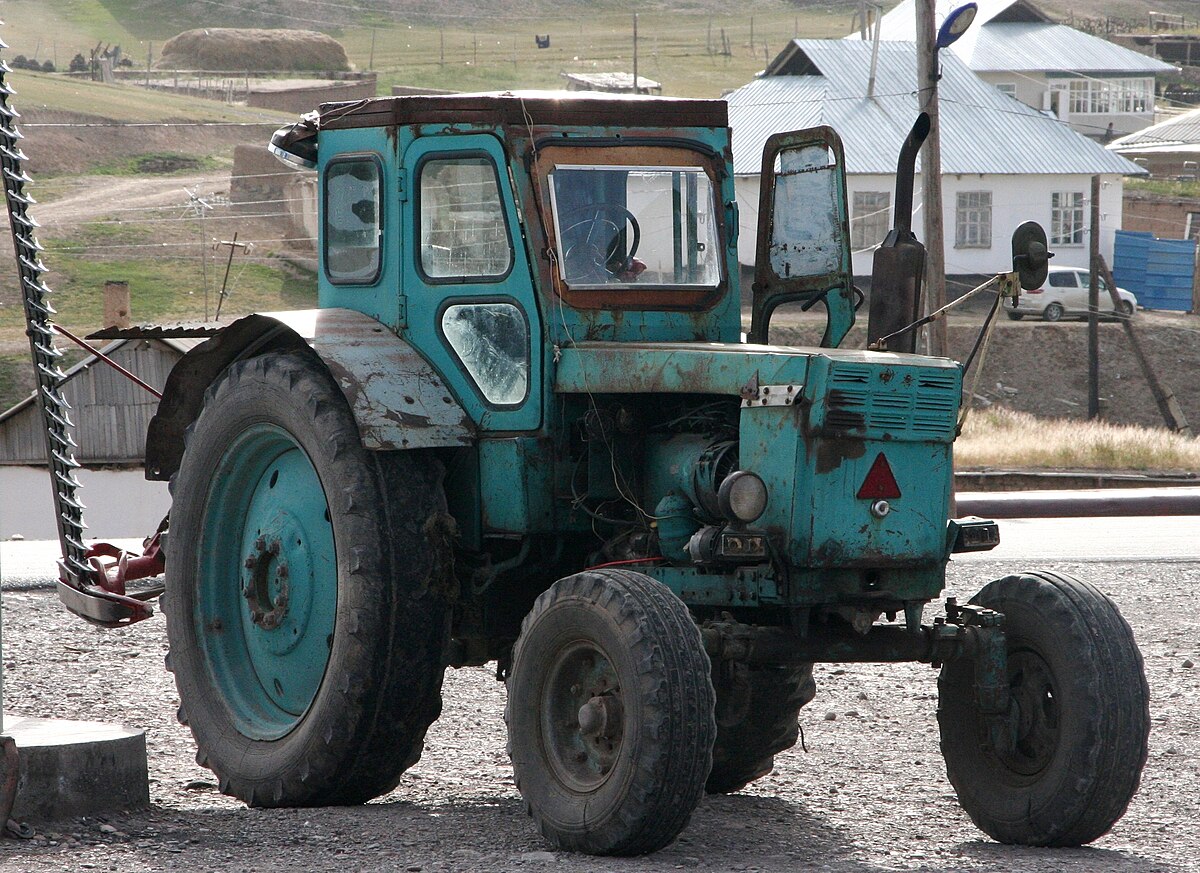 File:T-40 Traktor.jpg - Wikimedia Commons