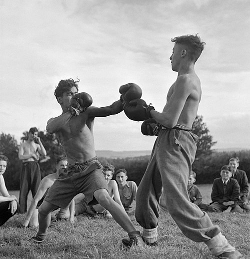 Boxing in 1943