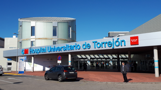 Torrejón de Ardoz (RPS 06-12-2019) Hospital de Torrejón, entrada principal.png