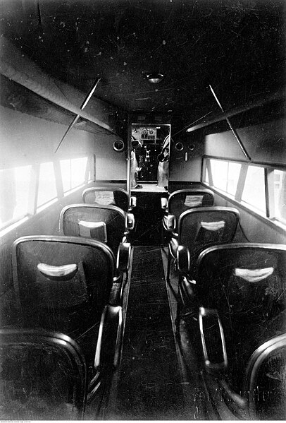 Seating arrangement in the 8-passenger F.VIIB-3m
