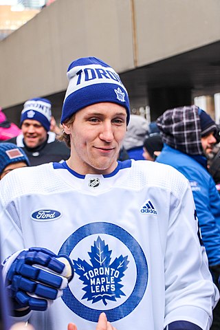 <span class="mw-page-title-main">Travis Dermott</span> Canadian ice hockey player (born 1996)