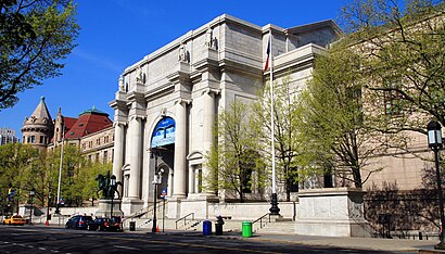 How to get to American Museum of Natural History with public transit - About the place