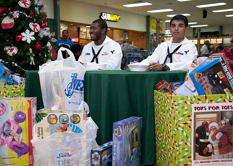 File:US Navy 111120-N-CB621-084 Logistics Specialists 3rd Class Eric Valadez and Brandon Herring, both assigned to the submarine tender USS Frank Cable'.jpg