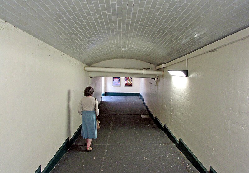 File:Ulverston railway station foot tunnel September 2016.jpg