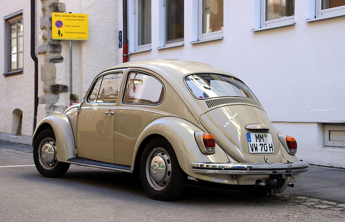 File:VW 1300 Käfer Heckansicht 28032015 (Foto Hilarmont ...