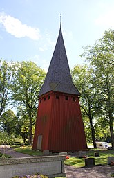 Fil:Vads kyrka klockstapel.jpg