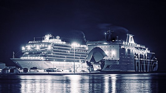 Viking Sky (ship, 2017) and GNV Cristal (ship, 1989)