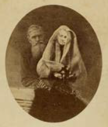 a purported spirit photograph of Wallace and his late mother as if together