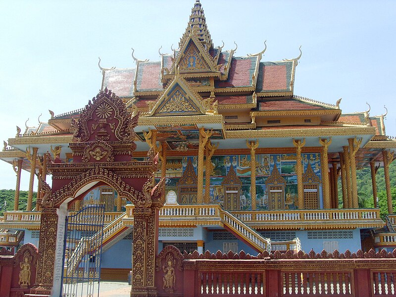 File:Wat Phnom Sampeau.Battambang.2006.jpg