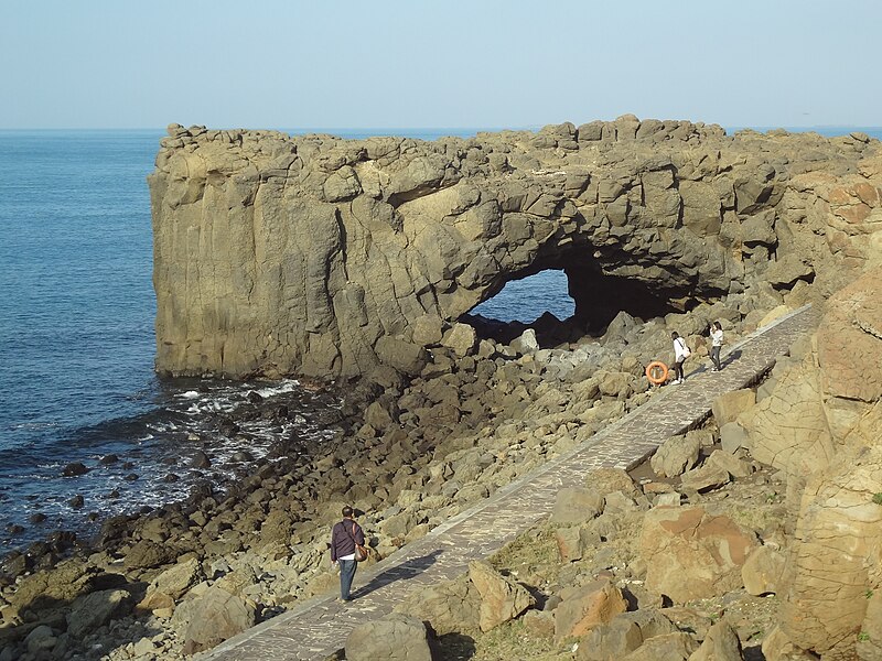 File:Whale Cave in Penghu - side.JPG