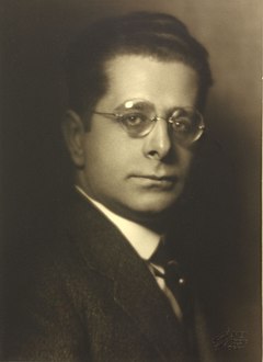 Wilhelm Grosz (1894–1939) 1927 © Georg Fayer (1892–1950) OeNB 10449783.jpg