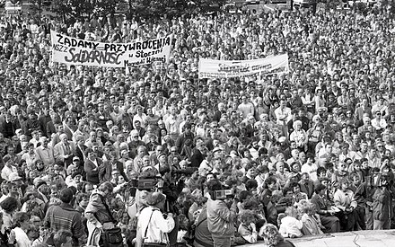 Solidarity election rally in Gdynia, 1989