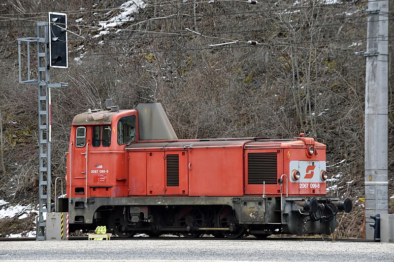 File:ÖBB 2067 099-8 in Landeck.jpg