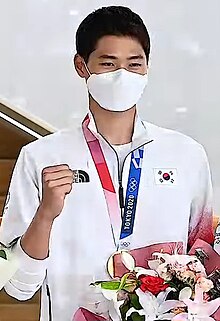 Fencing World Cup Fujairah: South Korea's Sera Song strikes back at Hong  Kong's Vivian Kong with sudden-death épée win