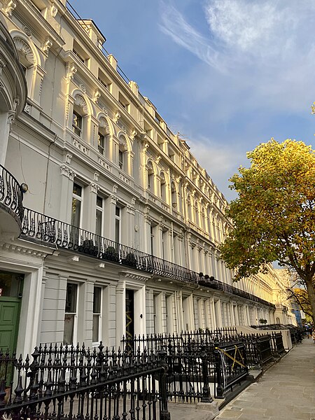 File:1-14 Ladbroke Gardens, Notting Hill, October 2021.jpg