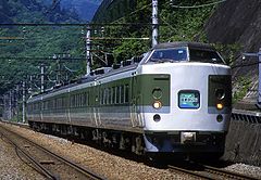 189 series EMU on a Hamakaiji service, May 2001