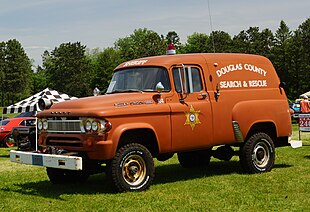 1965 Dodge Power Wagon W-100 Town Panel (35108020066).jpg