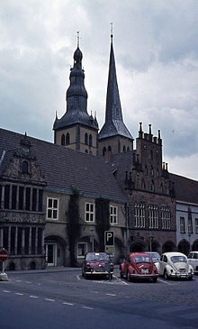 Rathaus mit Nicolaikirche im Jahr 1972