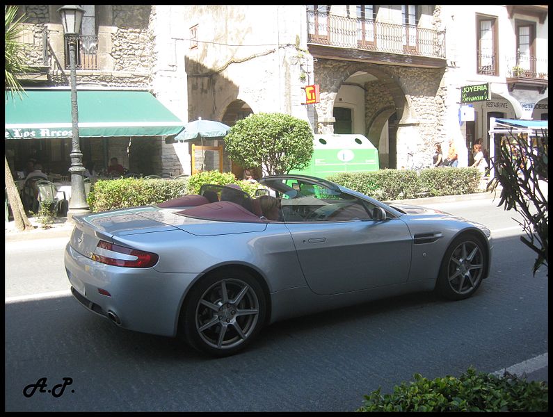 File:2008 Aston Martin V8 Vantage Volante (3898205790).jpg