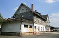 Bahnhof Biedenkopf; Bahnhofsgebäude (Gleisseite) (2011)