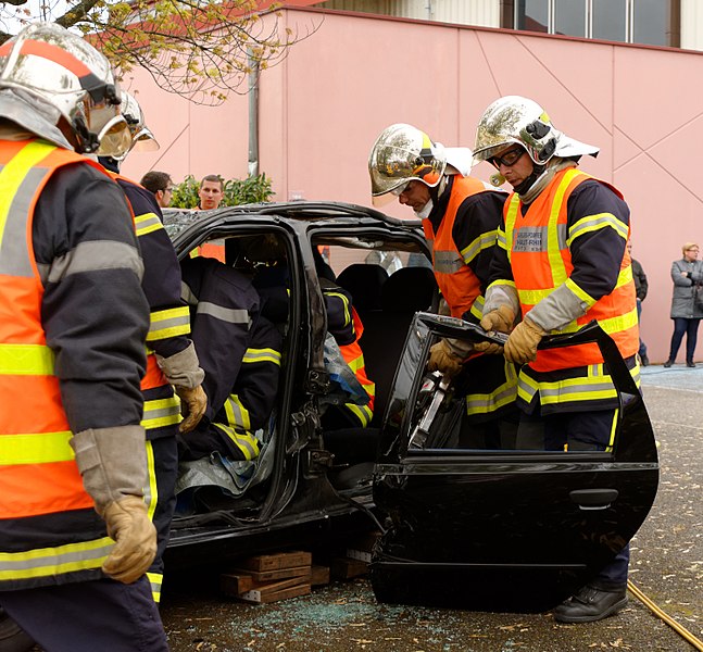 File:2017-05-07 16-54-17 pompiers-Morschwiller-le-bas.jpg