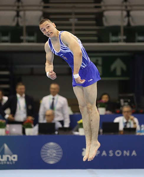File:2019-06-27 1st FIG Artistic Gymnastics JWCH Men's All-around competition Subdivision 3 Floor exercise (Martin Rulsch) 352.jpg