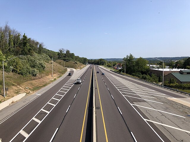 Pennsylvania Turnpike/I-76 eastbound in Tredyffrin Township