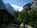 Deutsch: Kirche und Lauterbrunnental blick aus In der Ey, Lauterbrunnen, Schweiz English: Church and Lauterbrunnen Valley viewed from In der Ey, Lauterbrunnen, Switzerland Camera location 46° 35′ 36.7″ N, 7° 54′ 32.4″ E    View all coordinates using: OpenStreetMap