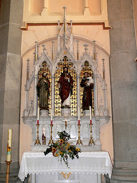 File:Aigen Kirche - Seitenaltar 1.jpg