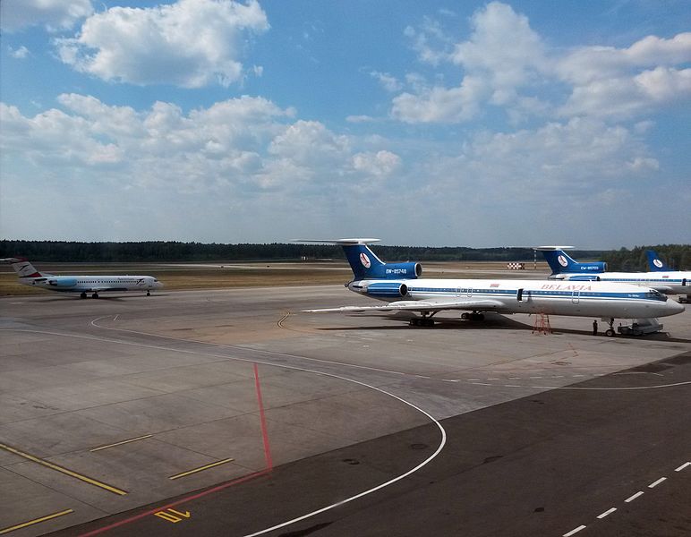 File:Aircraft at Minsk National Airport 05.jpg