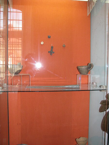 File:Alba Iulia National Museum of the Union 2011 - Pottery and Objects.JPG