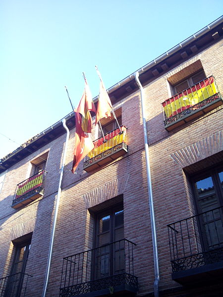 File:Alcalá de Henares, Semana Santa, Madrid, España, 2015.jpg